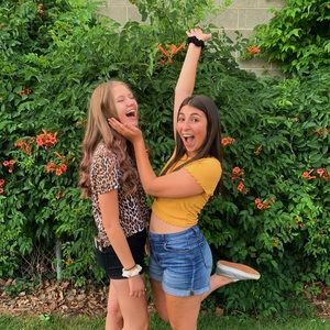 Meet your Posher, Elly